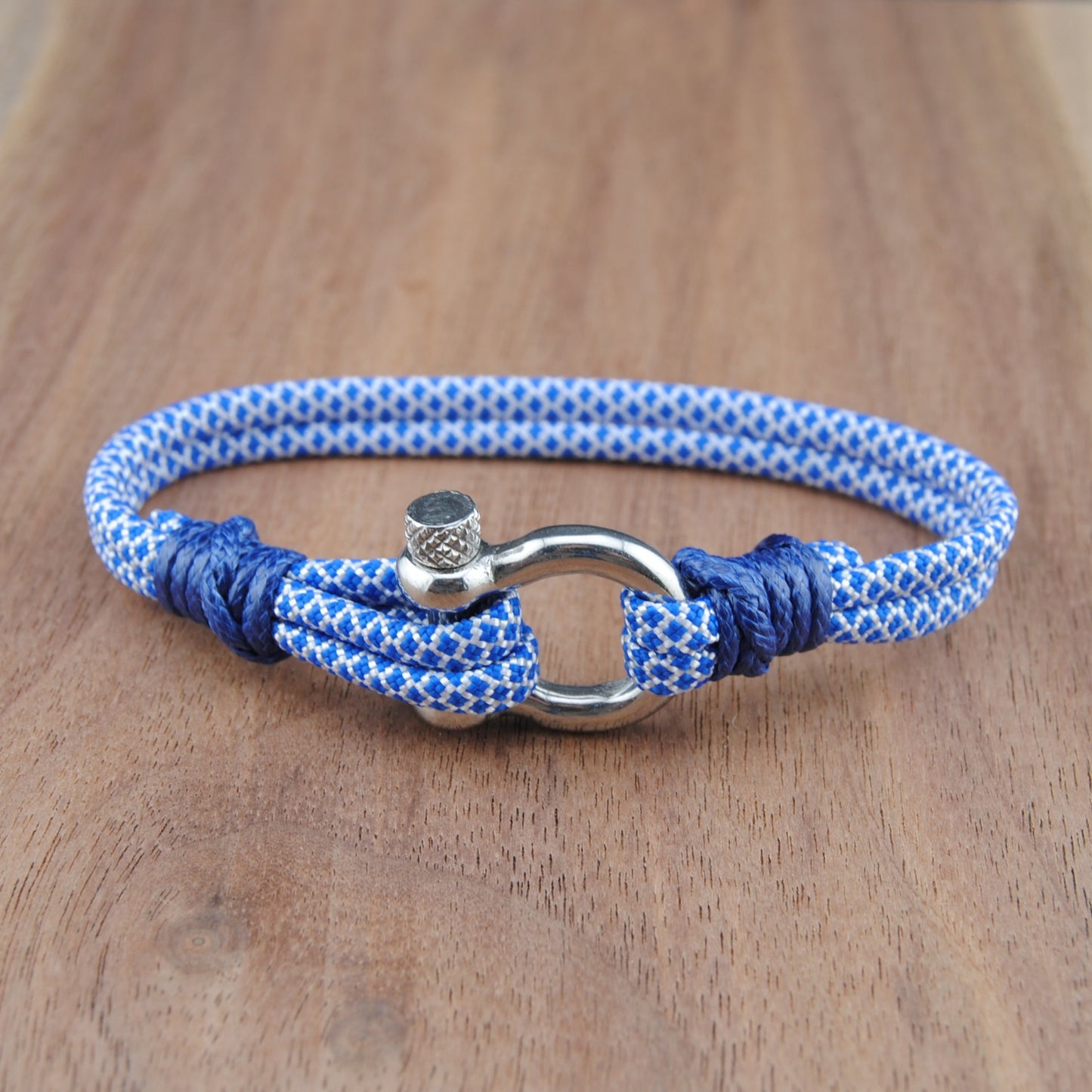 The Blue Diamonds - White with Blue Diamond Paracord Bracelet with Polished Stainless D-Shackle w/ Crown