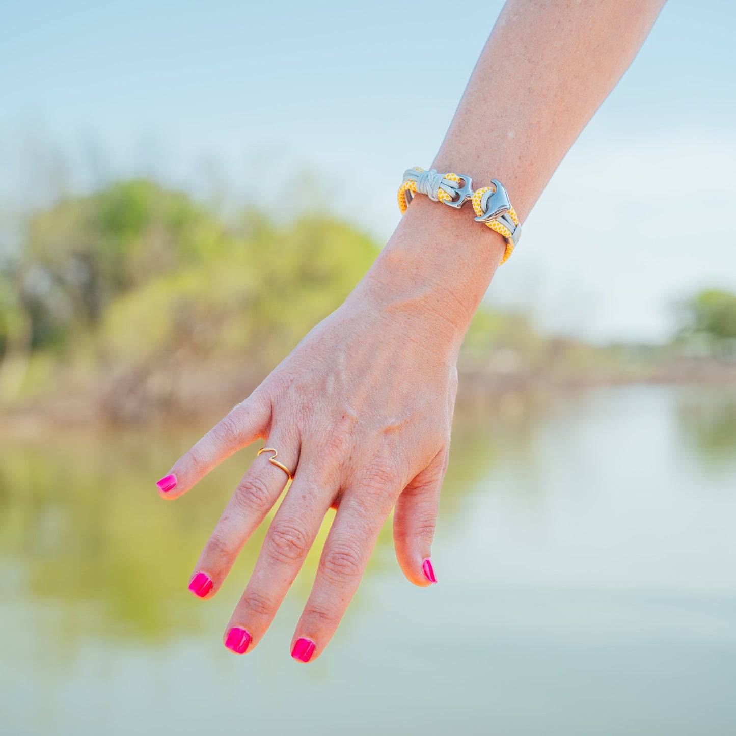 The Gold Coast Stripe- White and Yellow Diamond Paracord Bracelet with Stainless Anchor Clasp
