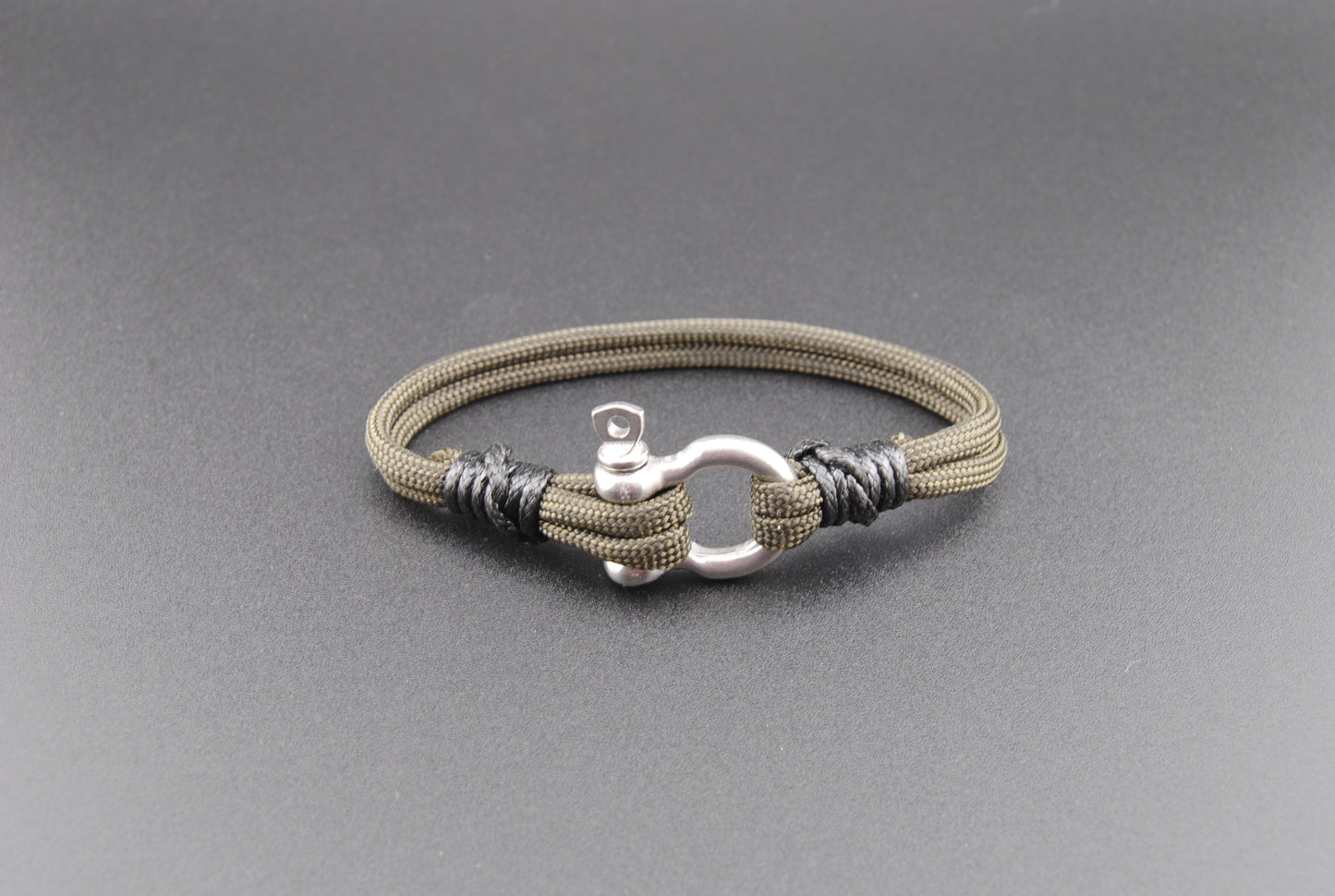 The Lieutenant Dan - Military Green Paracord Bracelet with Stainless D-Shackle