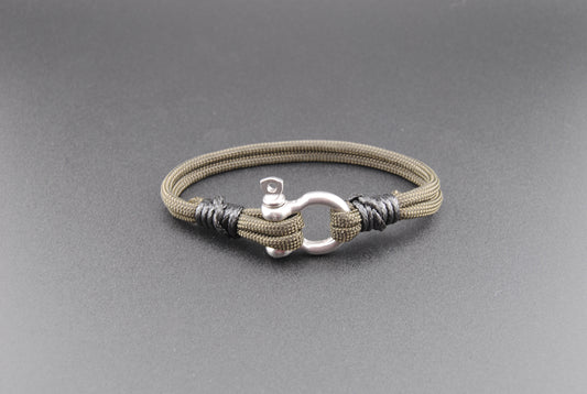The Lieutenant Dan - Military Green Paracord Bracelet with Stainless D-Shackle